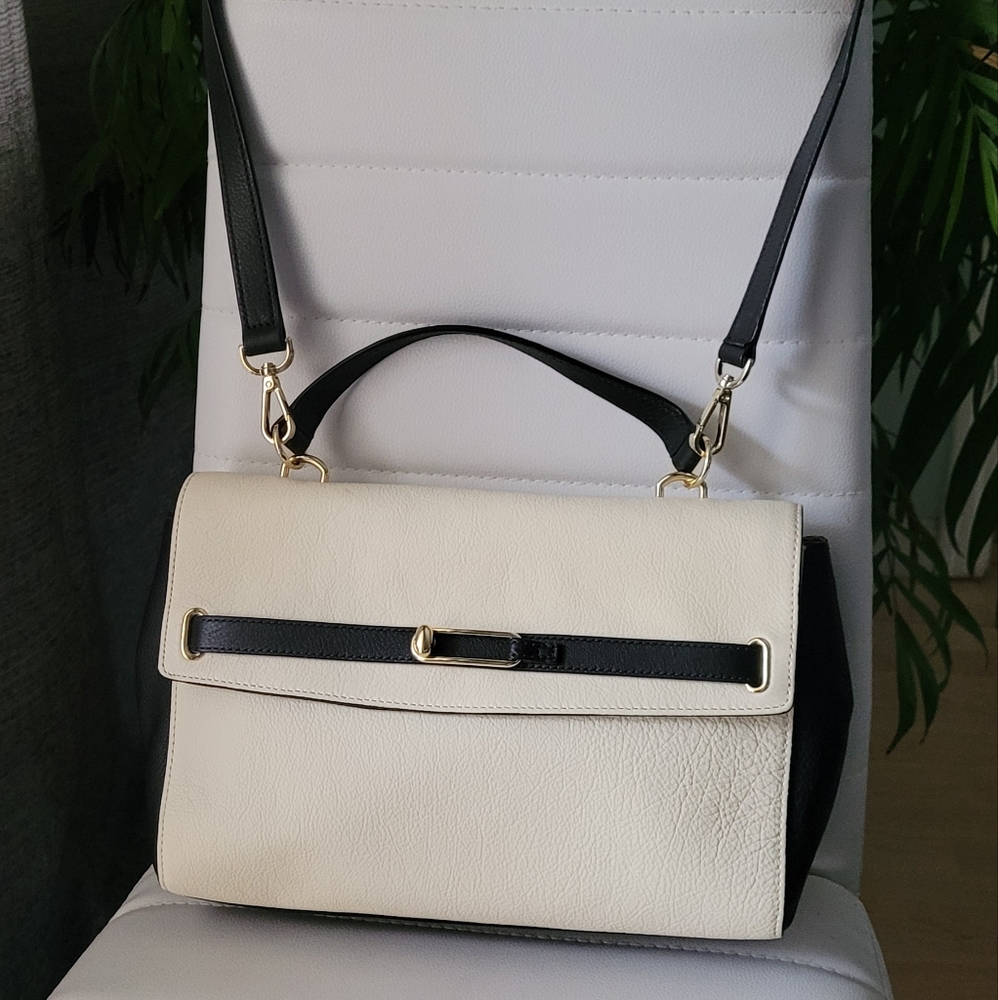 Talbots Elegant Black and White Leather Crossbody/Handbag ❤️